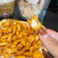 Menu đồ ăn vặt em có sẵn mưa gió alo em ship ngay ạ.