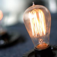 Đề Xuất Cấm Bóng Đèn Sợi Đốt Để Tiết Kiệm Điện: Nên Hay Không?